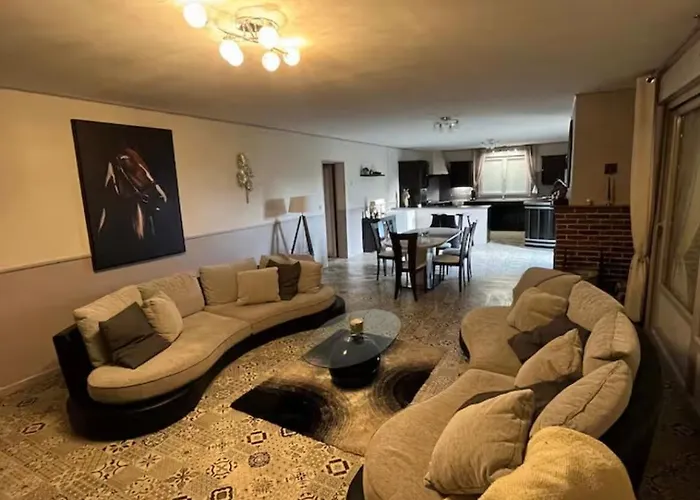 Ferienhaus Familiale Au Coeur D Un Centre Equestre Haudricourt